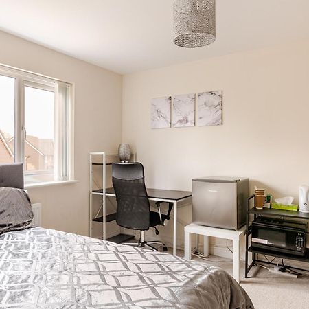 Large Double Room & Private Ensuite Bathroom, Badbury Park, Swindon, Near Great Western Hospital Exterior foto