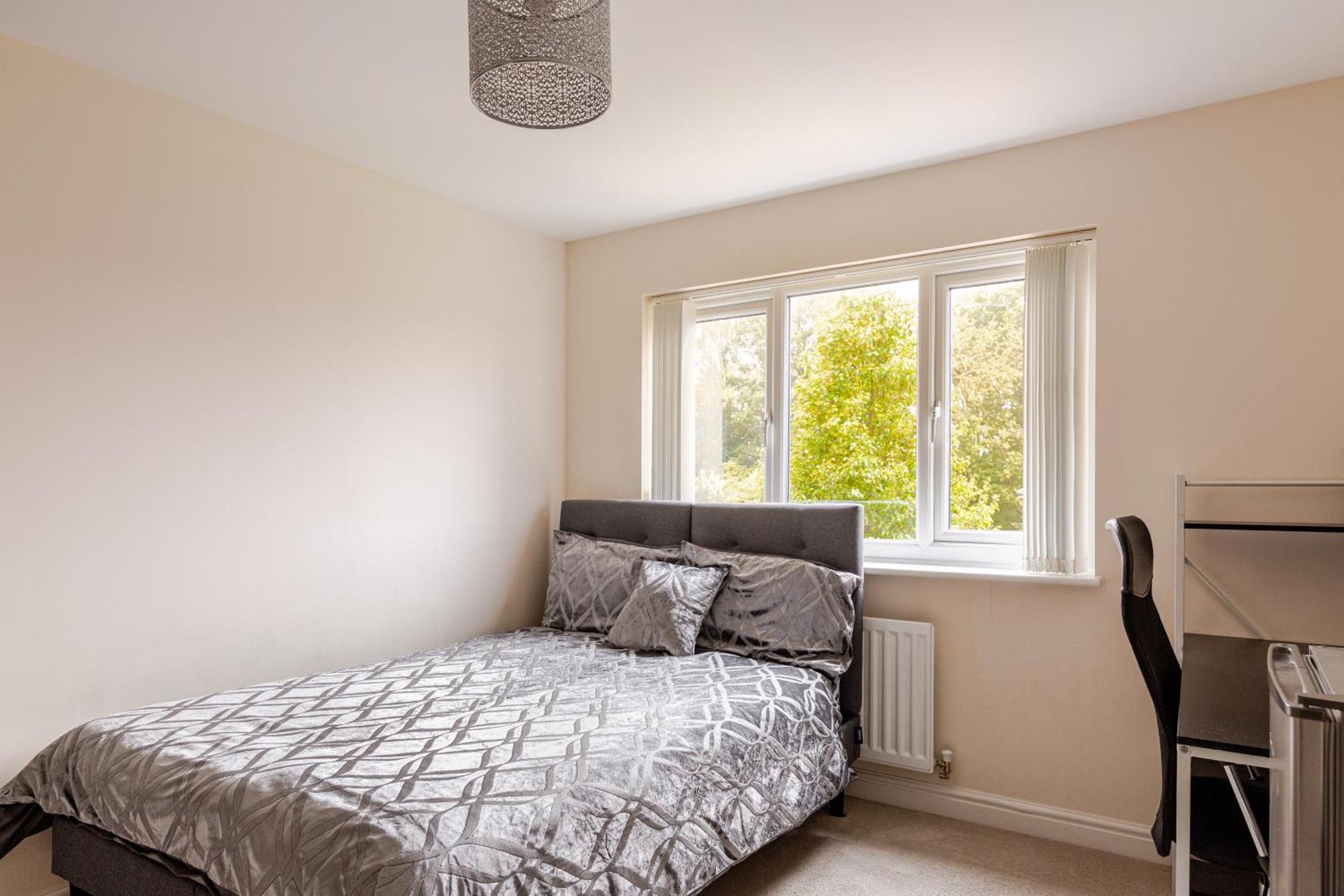 Large Double Room & Private Ensuite Bathroom, Badbury Park, Swindon, Near Great Western Hospital Exterior foto